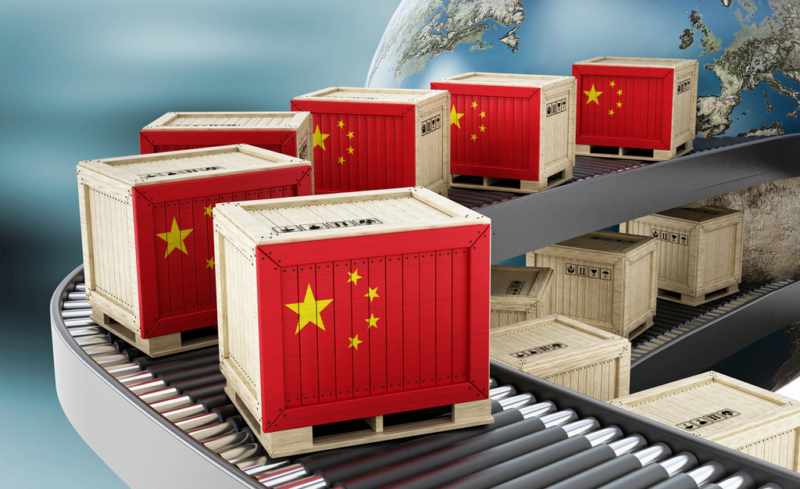 💰 Dlaczego opłaca się kupować towary w Chinach za pośrednictwem pośredników? 🇨🇳 W tym artykule poruszymy ważny temat dla osób zajmujących się handlem z Chinami – ZWROT VAT W CHINACH (przy eksporcie towarów z Chin). 📊 Procedura jest skomplikowana i istnieje ryzyko, że VAT nie zostanie zwrócony. Jak wszyscy wiemy, po wyeksportowaniu towaru eksporter ma prawo złożyć dokumenty i uzyskać zwrot VAT. Ale ile dokładnie można odzyskać z tego VAT? 🤔 Stawki VAT w Chinach Na początku warto zrozumieć, jakie stawki VAT obowiązują przy zakupie: 1️⃣ W Chinach firmy są podzielone na dwie kategorie podatkowe: Przedsiębiorstwa o małym obrocie – wystawiają faktury VAT ze stawką 3%. Przedsiębiorstwa – zwykli podatnicy – wystawiają faktury VAT ze stawką 13%. 2️⃣ Po eksporcie stawki zwrotu VAT są zupełnie inne. Nie są one powiązane ze stawkami faktur (3%-13%), ale z kodami celnymi towarów. Każda kategoria towarów ma odrębną stawkę zwrotu VAT. Przykłady zwrotu VAT 🔹 Przykład 1: Stawka VAT na fakturze zakupu: 13%. Stawka zwrotu VAT dla danej kategorii towaru: 13%. Wynik: Pełny zwrot VAT – 13%. ✅ 🔹 Przykład 2: Stawka VAT na fakturze zakupu: 13%. Stawka zwrotu VAT dla danej kategorii towaru: 10%. Wynik: Zwrot VAT w wysokości 10%, a 3% pozostaje w budżecie państwa. 🏛️ 🔹 Przykład 3: Stawka VAT na fakturze zakupu: 3% (firma o małym obrocie). Stawka zwrotu VAT dla danej kategorii towaru: 13%. Wynik: Zwrot VAT w wysokości 3% – ponieważ do budżetu wpłynęło tylko 3%. Państwo nie zwróci więcej, niż faktycznie otrzymało. Podsumowanie 📝 Wielu dostawców nie ubiega się o zwrot VAT, ponieważ procedura jest złożona i ryzykowna. 🤝 Rozwiązanie? Istnieją pośrednicy zajmujący się wykupem towarów. Posiadają oni duże doświadczenie w uzyskiwaniu zwrotu VAT, co pozwala uniknąć ryzyka i oszczędzić pieniądze. 🔑 Jeśli planujesz zakupy w Chinach lub już je realizujesz, pomożemy Ci zachować Twoje pieniądze i zoptymalizować proces! 💼✨